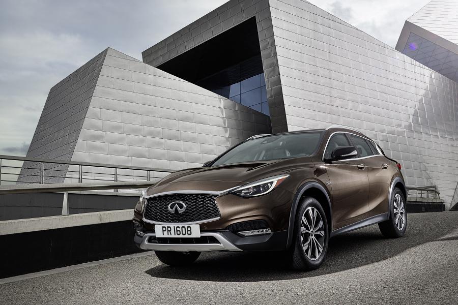  Infiniti QX30 2.0t AWD 2016 года  (фото 23 из 30)